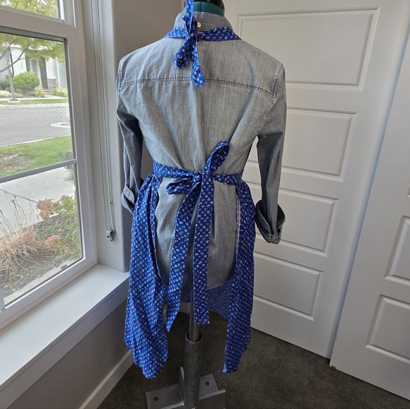 THE TAILOR MAID WHIDBEY ISLAND HANDMADE ROYAL BLUE DITZY FLORAL APRON KITCHEN OS - Picture 5 of 8